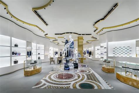 versace location eventi|Versace McLean International .